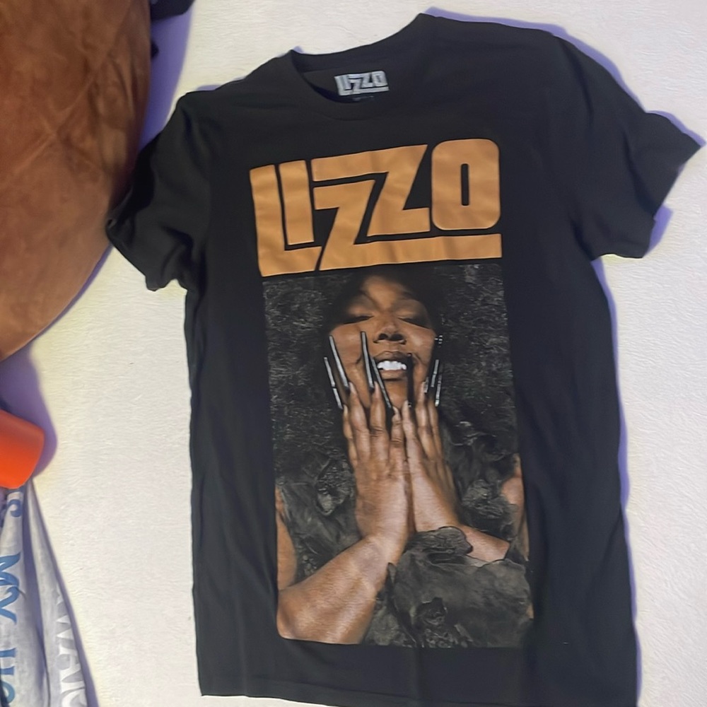 Lizzo t shirt